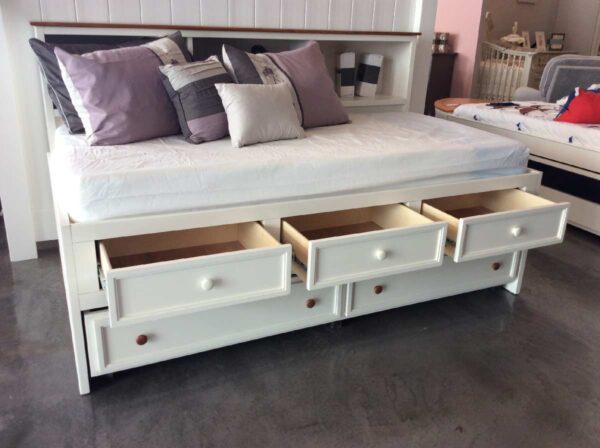 Hampton Captains Lounge Bed W/Drawers - Image 5