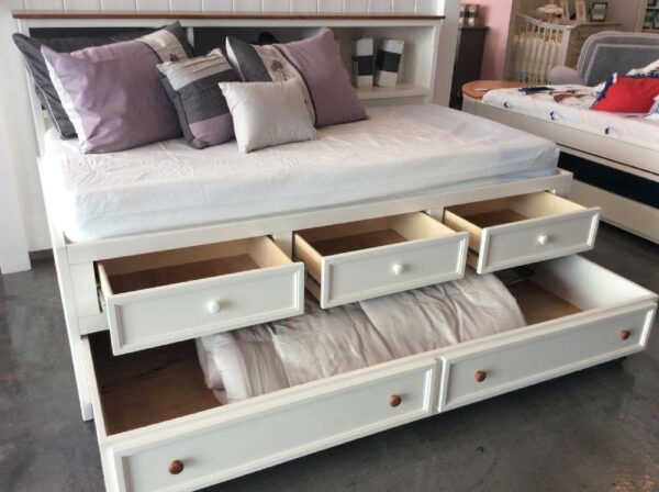Hampton Captains Lounge Bed W/Drawers - Image 4