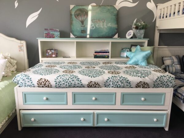 Winchester Lounge Bed w/ Drawers