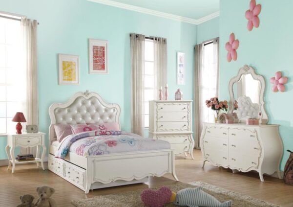 Ida Tufted Bed in Pearl White Finish