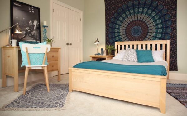 Maxtrix Traditional Bed (White, Natural and Chestnut)