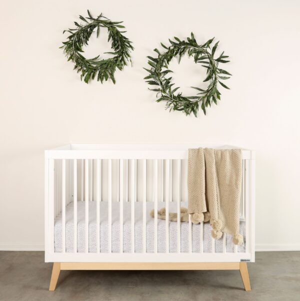 3-in-1 Convertible Crib (White, Natural & White/Natural)