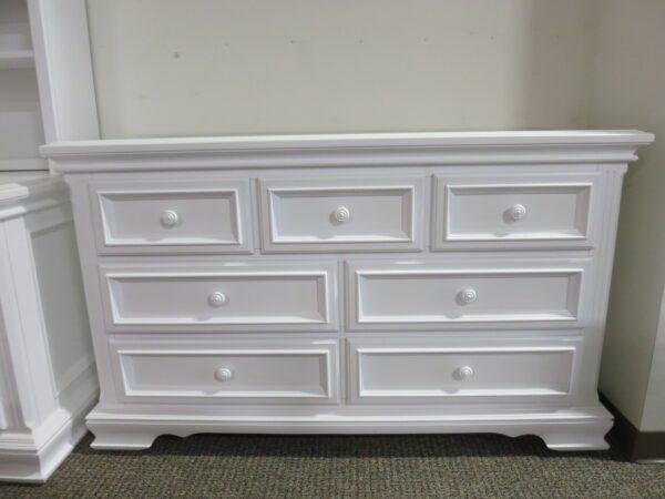 Country Hill 7 Drawer Dresser
