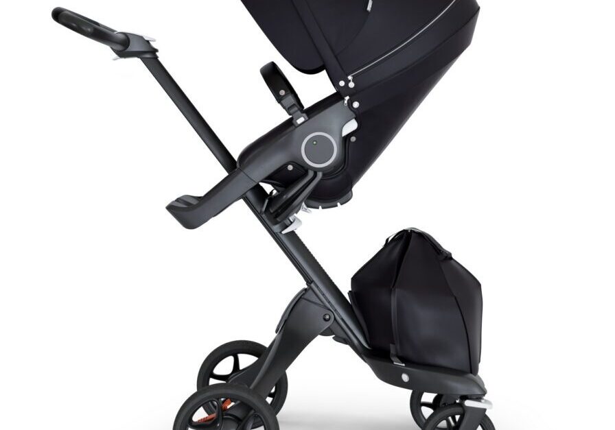 500504-Stokke-Xplory-Black-Chassis-Lthr-Black-Seat-Black-180117.3D-screen