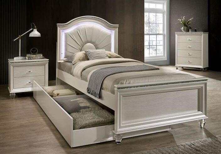 Alexis-Bed-3