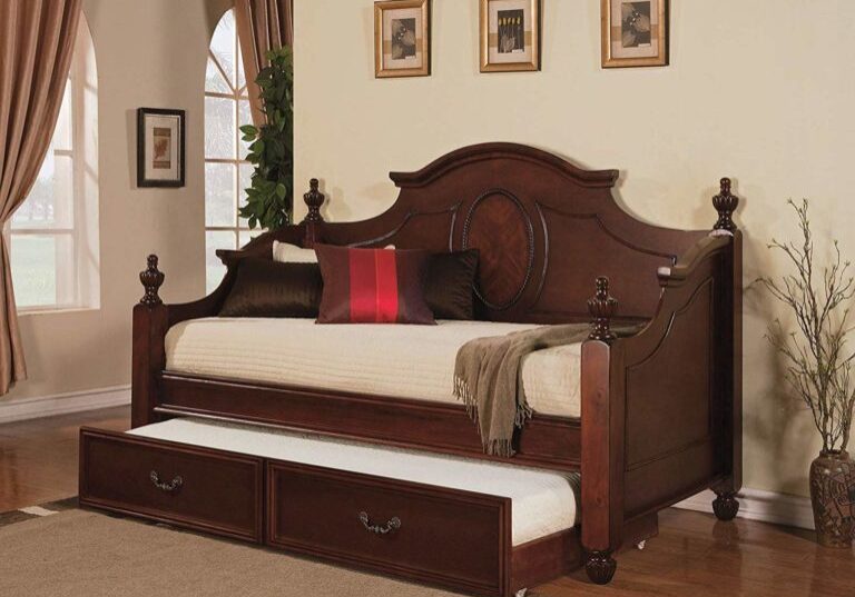 Classic-Traditional-Twin-Size-Daybed-in-Cherry-768x579