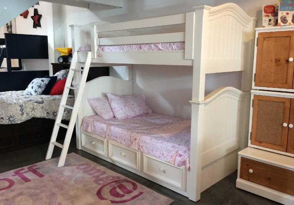 Country-Hill-Round-Top-American-Made-Bunk-Bed