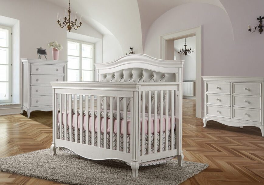 Diamante-Forever-Convertible-Crib-in-Vintage-White-Grey-Panel (1)