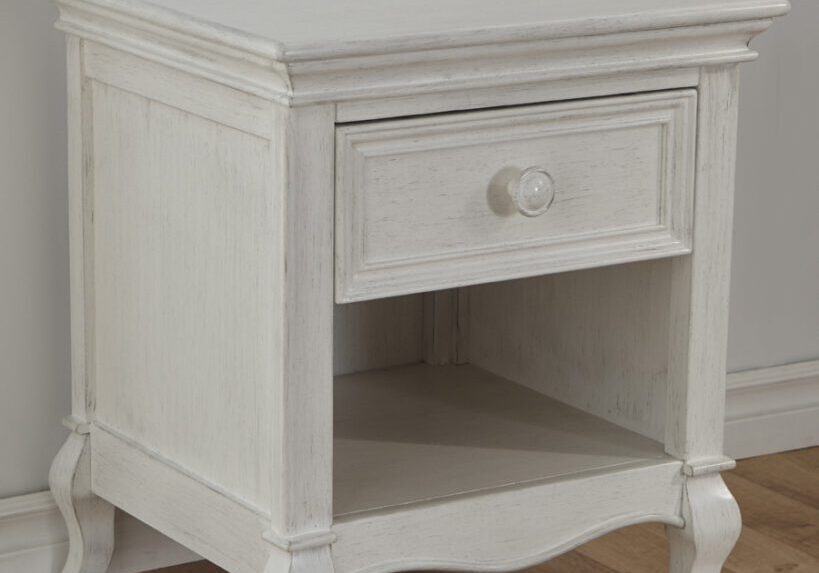Diamante-Nightstand-in-Vintage-White