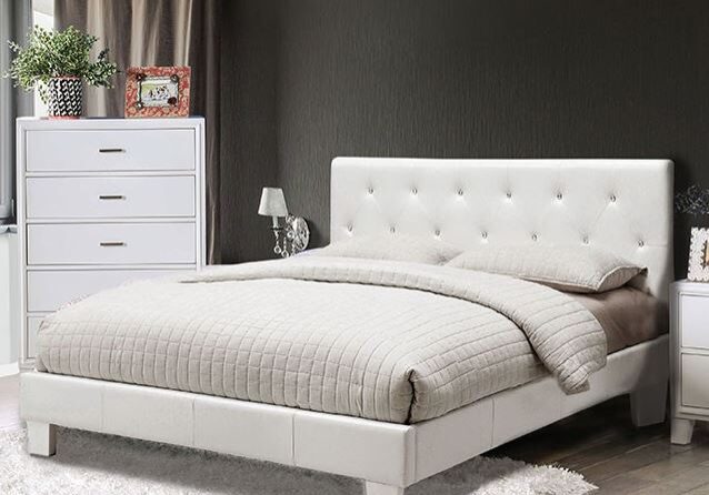Helen-Bed-in-White
