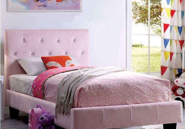 Helen-Crystal-Tufted-Bed-in-Pink