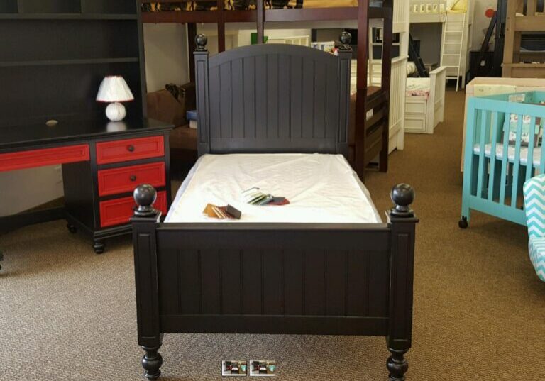 Kenmare-round-top-4-poster-twin-bed-768x547