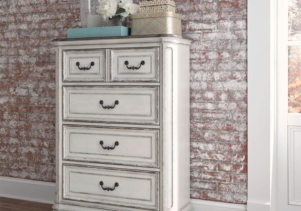 Le-Grand-4-Drawer-Chest-in-Antique-White