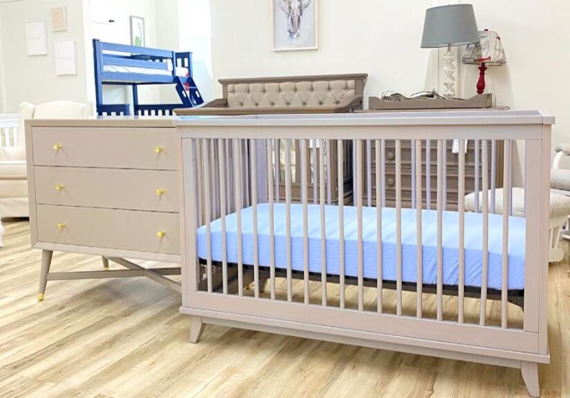 Mid-Century-crib-and-dreser