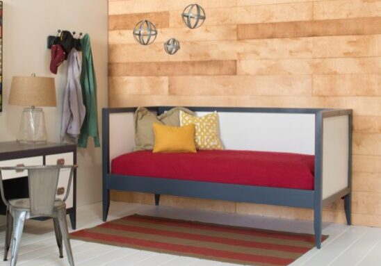 newport-cottages-devon-daybed-two-tone-e1486765231661-548x399